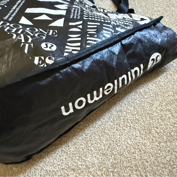 LULULEMON Large Black White Reusable Shopping Bag 16” X 13 1/2” Tote Retail Bag - Picture 11 of 12